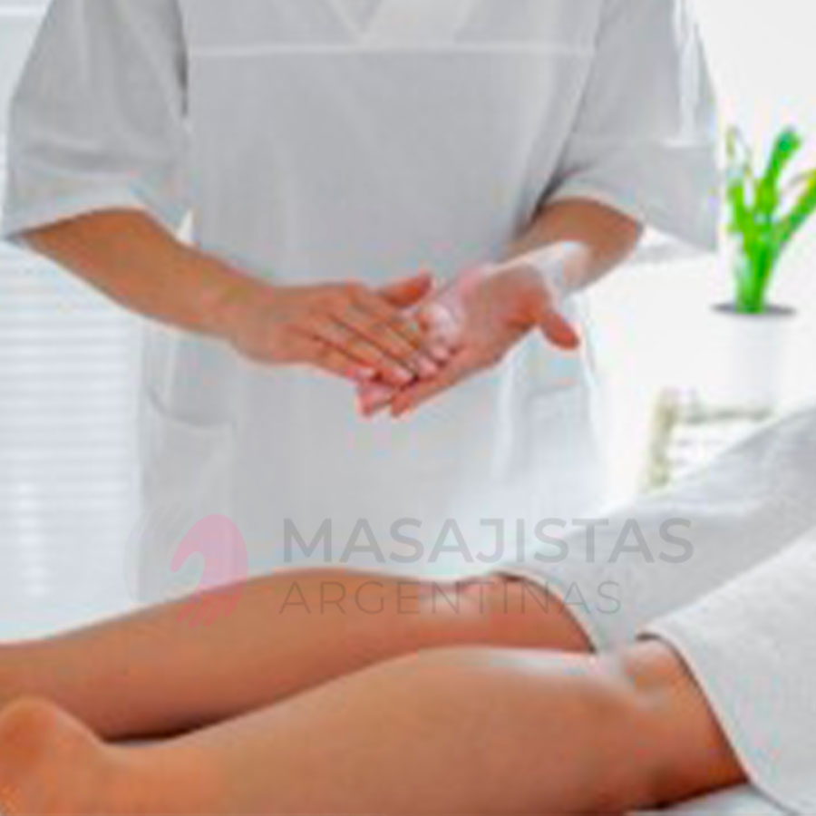 Ana Masoterapeuta atendiendo en Microcentro